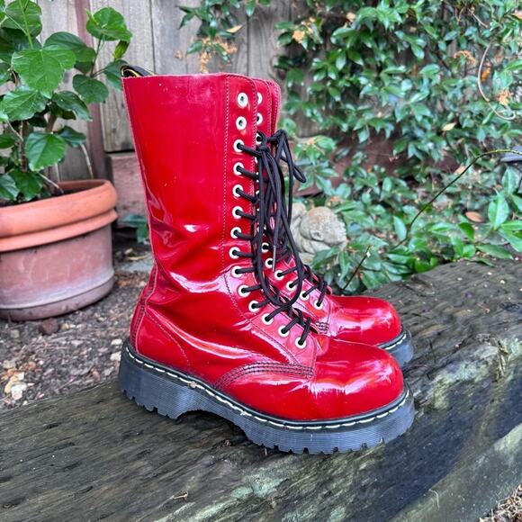 Vtg MIE Dr Martens 90's Red Patent Leather Steel Toe Boots Women's Size 8 US - Picture 1 of 14